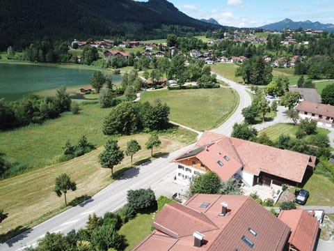 Property building, Nearby landmark, Day, Neighbourhood, Natural landscape, Bird's eye view, Mountain view