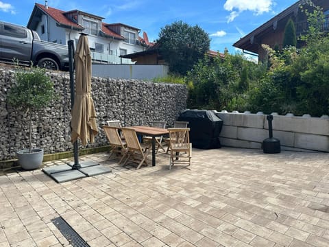 Patio, Day, Garden, Dining area, Garden view