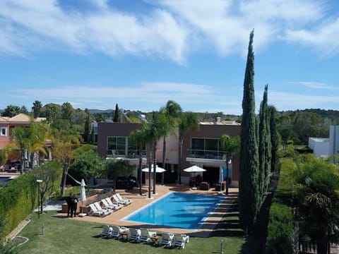 Special Vilamoura Villa - 6 Bedrooms - Villa Lagoon - Private Pool with Great Golf Course Views - Algarve Villa in Olhos de Água