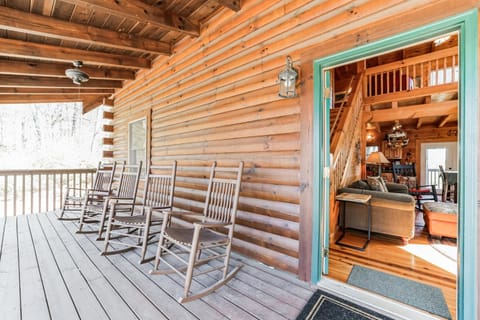 Brand New to VRBO - Cabin- Mirror lake access-Riverbend at Lake Lure cabin Haus in Lake Lure