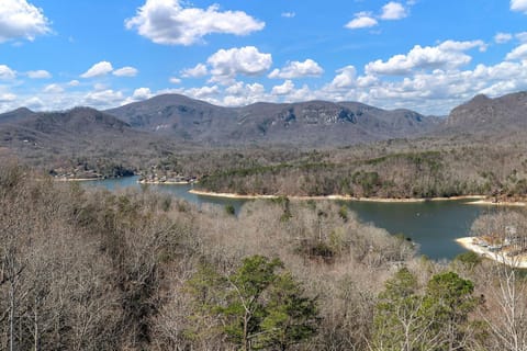 Spacious Cabin With Fantastic Long Range Mountain and Lake Views - Lake Lure - The Overlook cabin House in Lake Lure