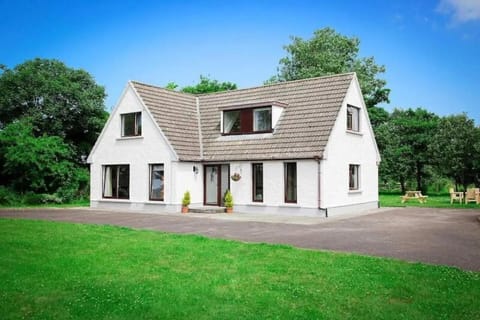 Property building, Garden, Garden view