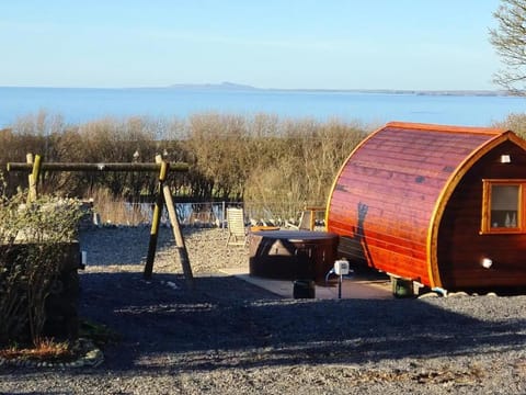 The Pod Fabulous glamping pod near Snowdonia. Chalet in Clynnog