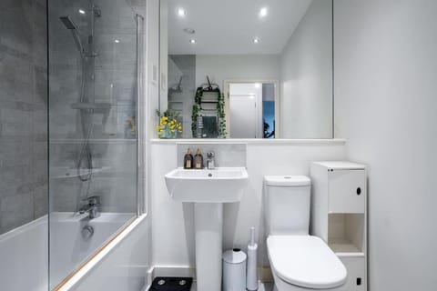 Beautiful & Contemporary Queensbury Retreat Apartamento in Edgware