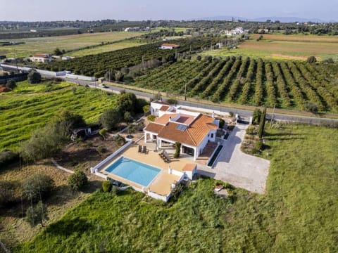 Secluded Carvoeiro Villa - 3 Bedrooms - Villa Urzais - Modern Interiors - Private Setting Villa in Lagoa