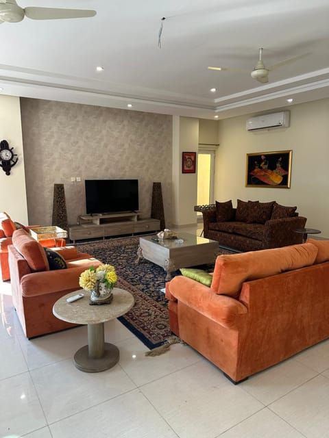 Communal lounge/ TV room