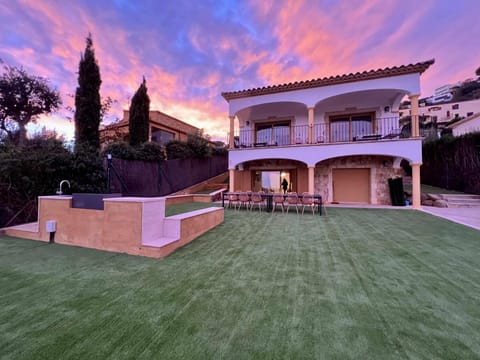 Property building, Patio, Garden, View (from property/room), Balcony/Terrace, Garden view