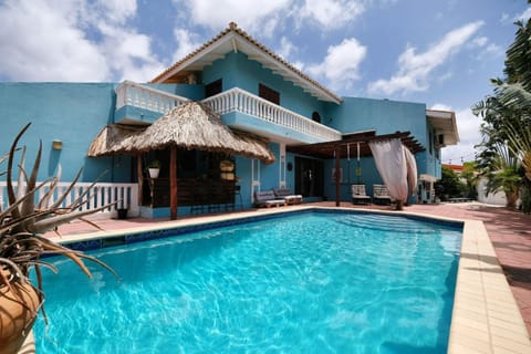 Patio, Pool view, Swimming pool, sunbed