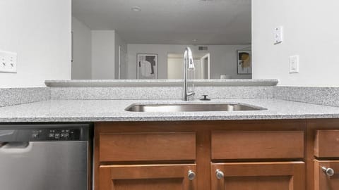 Landing Modern Apartment with Amazing Amenities (ID1387X817) Condo in Blue Ash