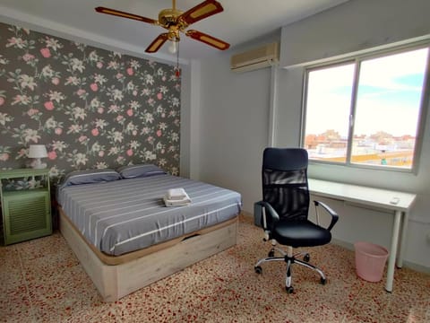 Bedroom, towels, air conditioner