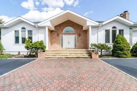 West Hamptons Zen retreat Villa in Westhampton Beach