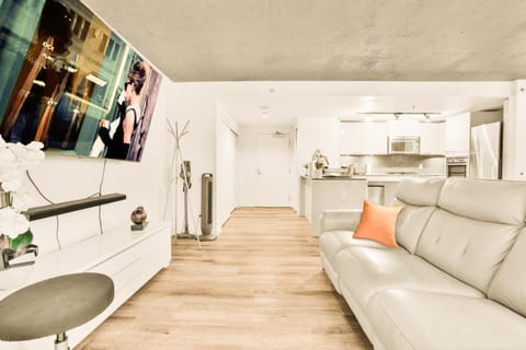 Urban Chic: Sleek 2BR in Heart of Vancouver Wohnung in Vancouver