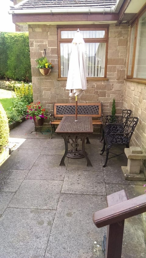 Patio, BBQ facilities