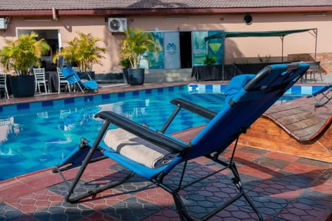 Pool view, Swimming pool, sunbed