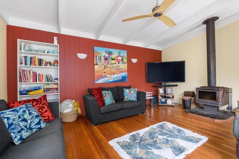 The Lohr Shack - 150m from the beach House in Inverloch