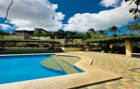 OYO 1067 Villa Sofia At Silang Hotel in Tagaytay