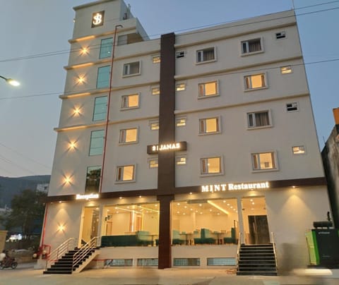 Hotel JANAS Hôtel in Tirupati