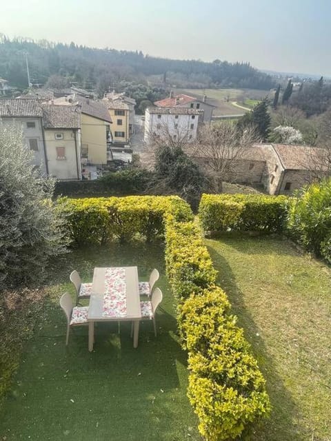 Appartamento in esclusivo Castello Lazise Apartment in Colà