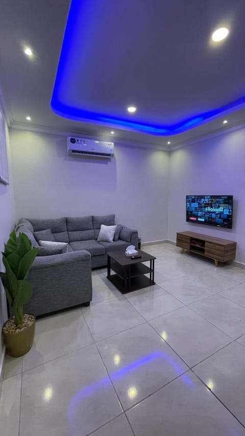 TV and multimedia, Living room, Evening entertainment, Entertainment