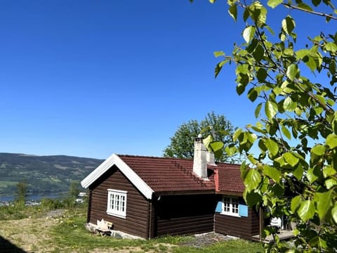 Koselig hytte 10 minutter fra Lillehammer sentrum Maison in Lillehammer