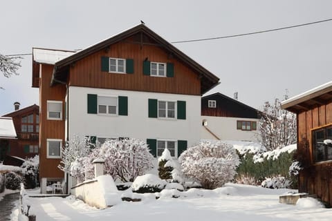 Property building, Winter