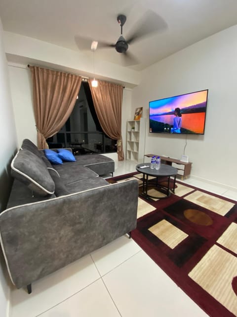 Communal lounge/ TV room, TV and multimedia, Living room, Photo of the whole room, Seating area, Evening entertainment, fireplace