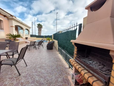 Patio, Day, BBQ facilities, Balcony/Terrace