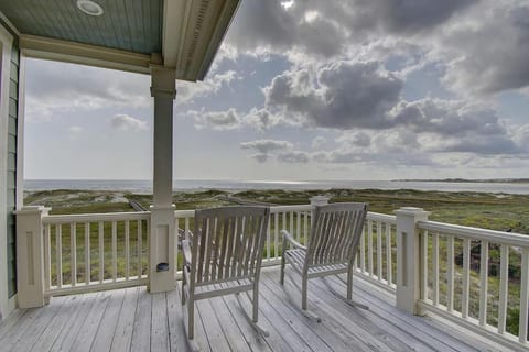 Southern Charm Wedding Venue House in Holden Beach