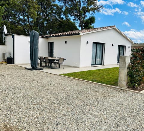 Villa Climatisée avec Terrasse et Parking Casa in Ghisonaccia