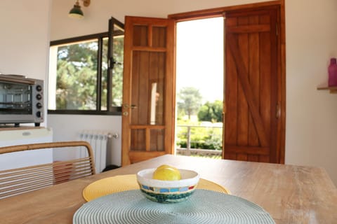 Kitchen or kitchenette, Dining area, Garden view