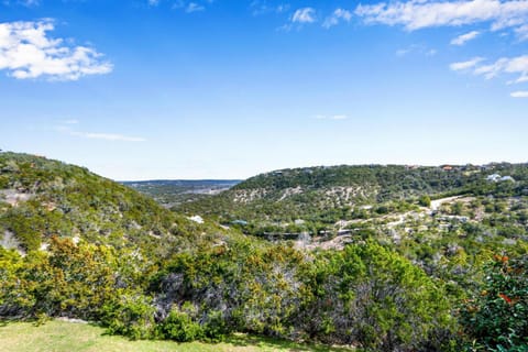 White Buffalo - Guest House Bed and Breakfast in Wimberley