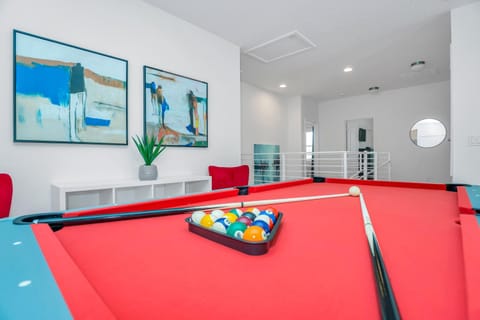 Billiard, Game Room