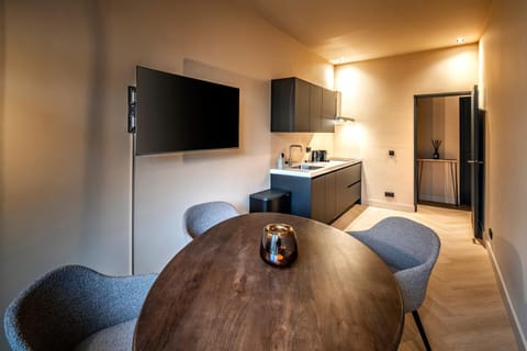 TV and multimedia, Kitchen or kitchenette, Dining area, minibar, pet friendly, stove