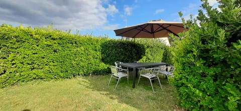 Patio, Garden, Garden view