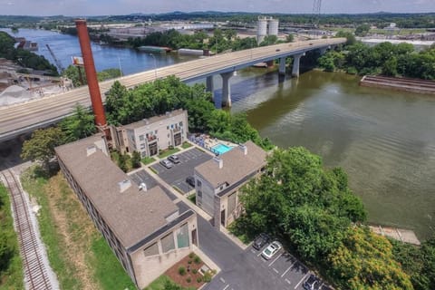 Walk to Broadway Riverfront Condo with Pool Apartment in East Nashville