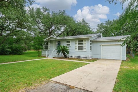 Little Bay Bungalow Boat Parking Available House in Rockport