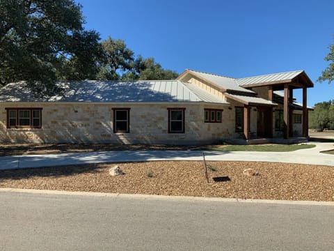 Double L River House House in Concan