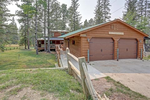 Trail Mountain Cabin House in North Lawrence