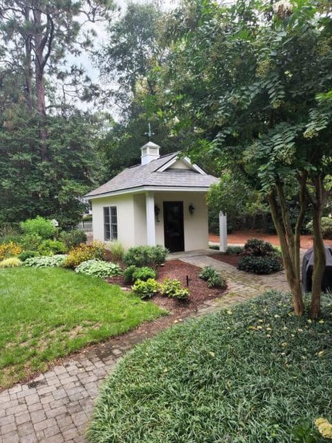 Center of Historical Village, Golf Cart Available, Sleep up to 10 House in Pinehurst