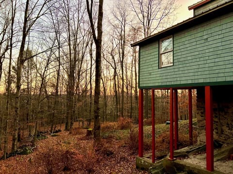 Hot Tubseasonal Mountain Viewscozyfire Pit Haus in Smallwood