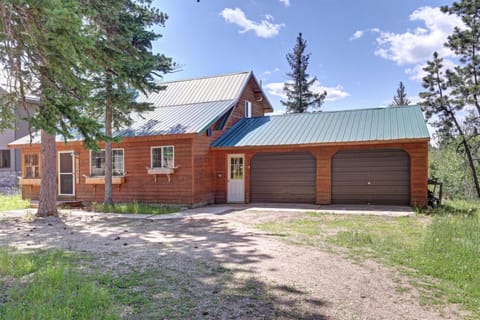 Wanderlust Cabin House in North Lawrence