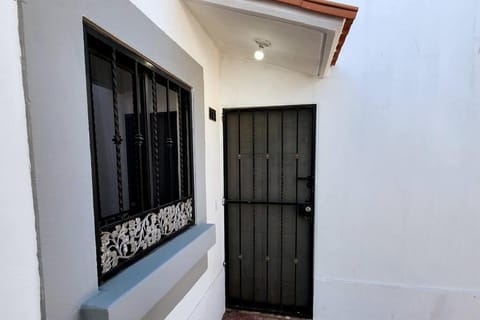 Casa céntrica, en privada con acceso controlado House in Hermosillo