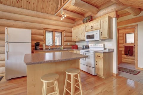 Dakota Log Cabin Haus in North Lawrence