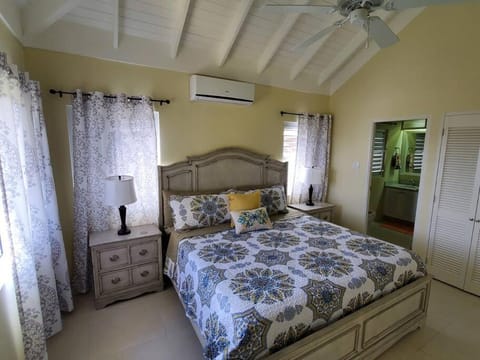 LuxuryCrest - Near Ocho Rios w Private Bech - Richmond Estate Villa in St. Ann Parish