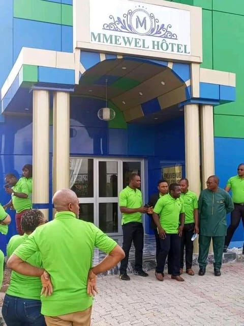 Explorez le charme et élégance de MMEWEL HÔTEL Hotel in Douala
