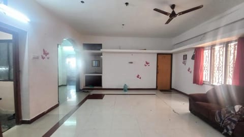 Happy Beach House Bed and breakfast in Chennai