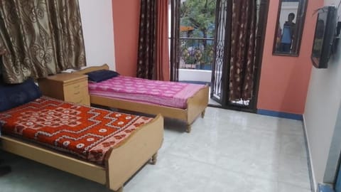 Happy Beach House Bed and Breakfast in Chennai