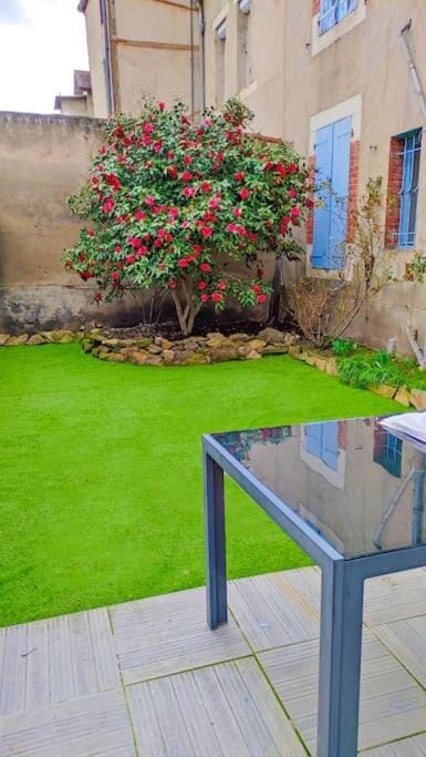 Le Victor Hugo & son jardin Apartment in Montluçon