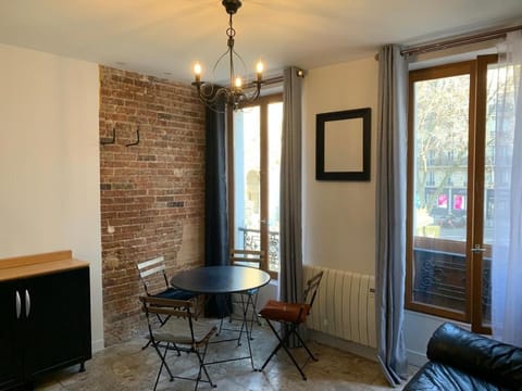 Your flat in Paris-Clichy - Available for the Olympics! Condo in Levallois-Perret