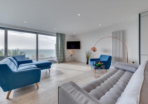 Longitude 5° W House in Porthleven